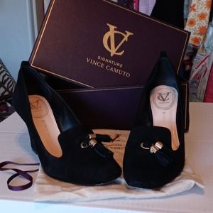 VC Signature Vince Camuto Suede Wedges